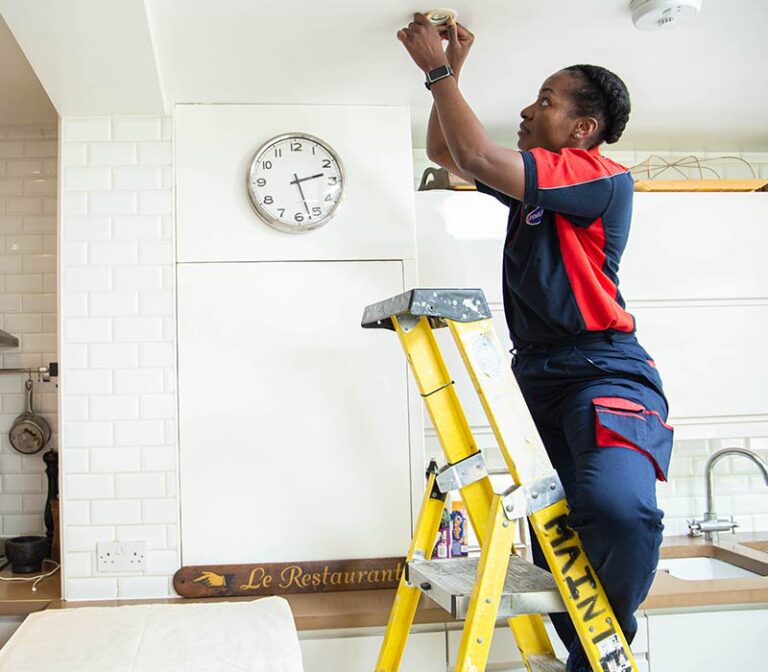 Pimlico engineer doing electrical repairs